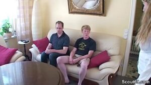 Videos de incesto coroa safadona dando para seus dois sobrinhos
