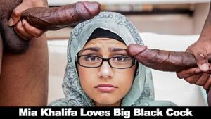 Mia Khalifa redtube trepando forte com dois negros bem dotados