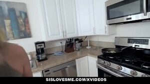 Video porno gratis comendo cuzinho da novinha loira safada